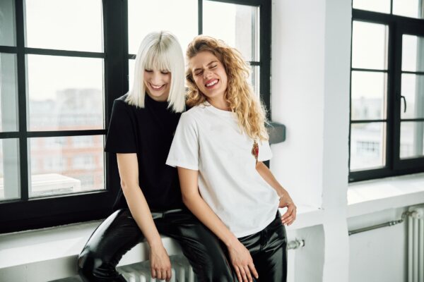 GOLDEN HEART TOP BLACK - imagine 4
