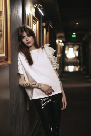 CHARMED TOP WHITE - Topuri pentru femei Charmed